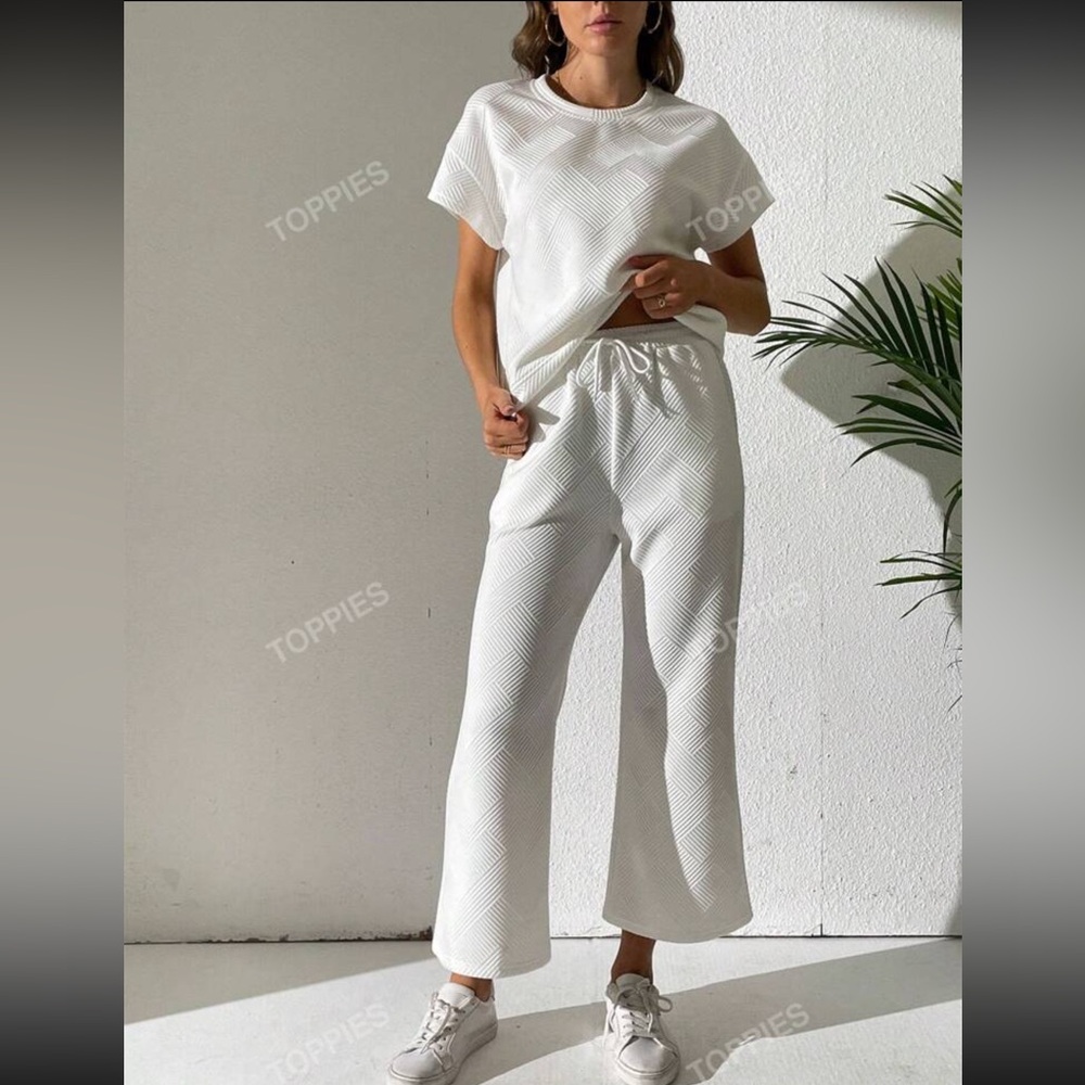White Texture Travel Set
